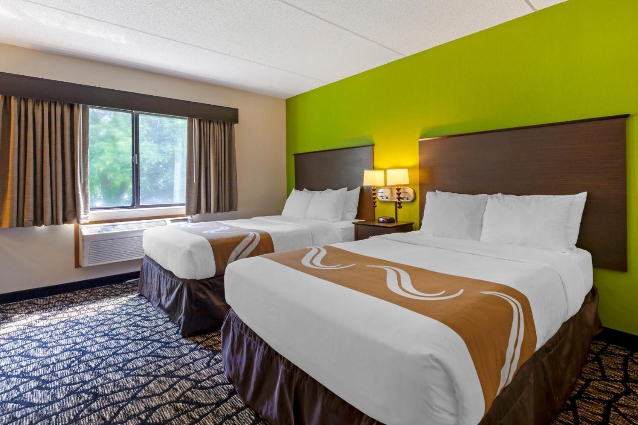 Quality Inn Oshkosh Esterno foto