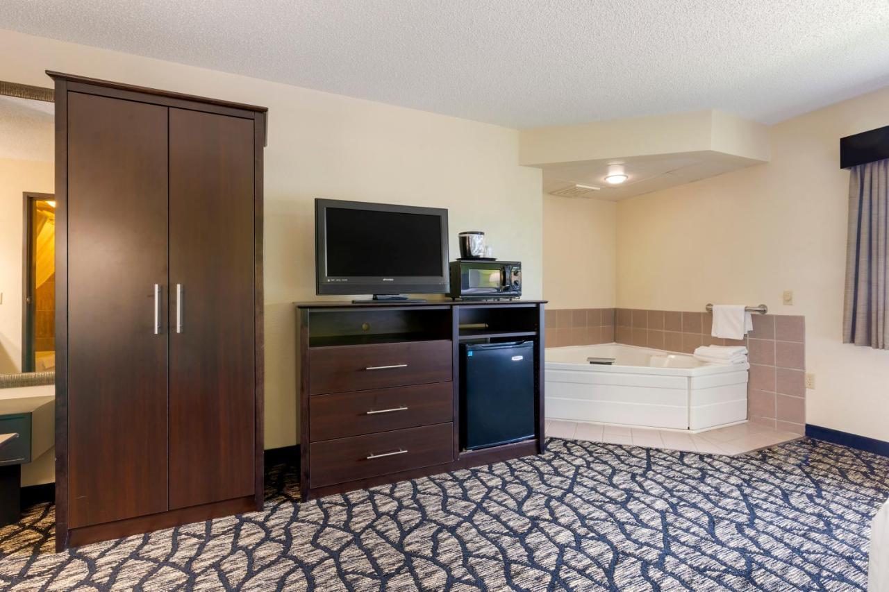 Quality Inn Oshkosh Esterno foto