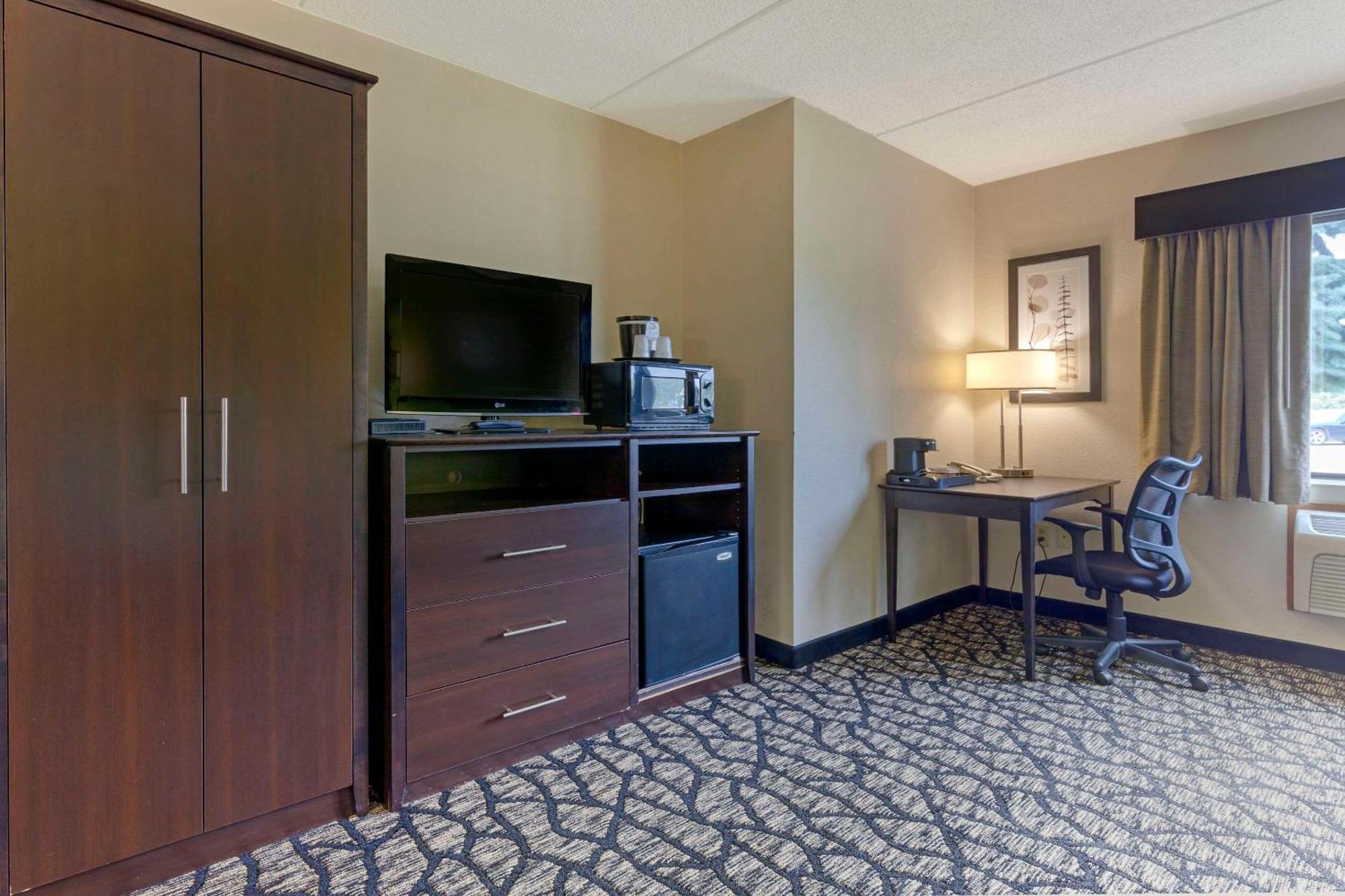 Quality Inn Oshkosh Esterno foto